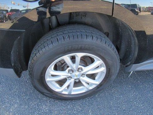 Used 2017 Chevrolet Equinox LT w/ Convenience Package image 9