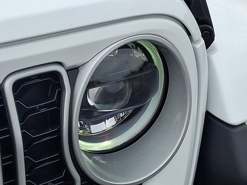 New 2026 Jeep Wrangler Unlimited Sahara AWD/4WD image 9