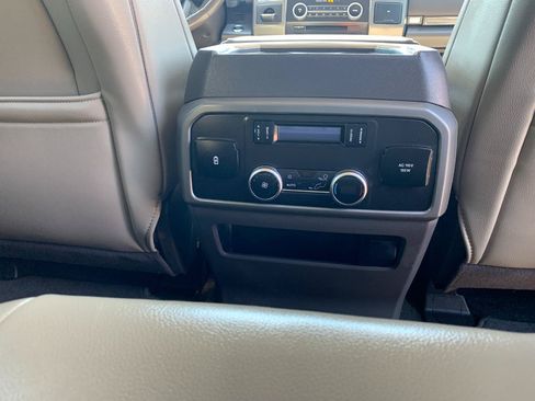 Used 2018 Ford Expedition Max XLT w/ Equipment Group 202A AWD/4WD image 41
