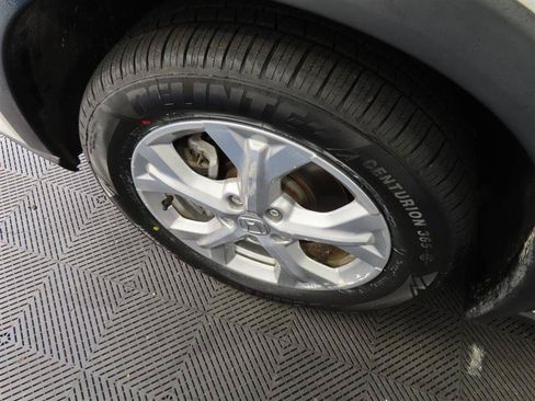 Used 2025 Honda HR-V LX image 6