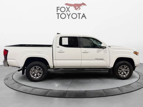 Used 2018 Toyota Tacoma SR5 AWD/4WD image 7