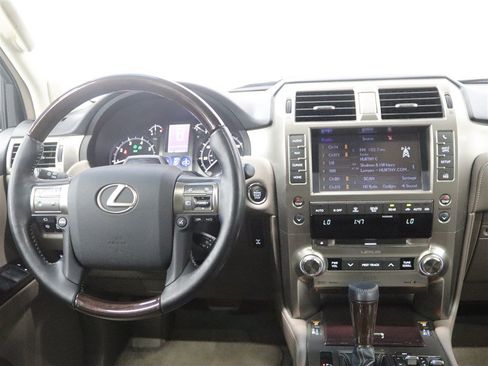 Used 2019 Lexus GX 460 Luxury AWD/4WD image 24