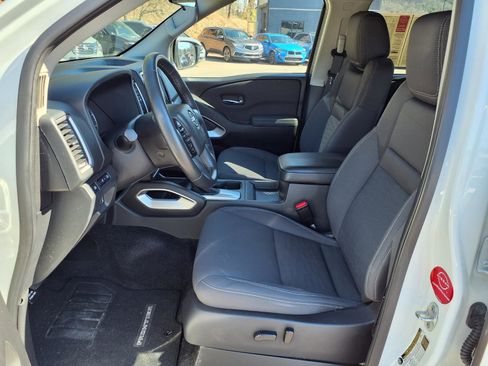 Used 2023 Nissan Frontier SV w/ SV Convenience Package image 12