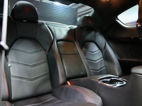 Used 2015 Maserati GranTurismo Sport image 24