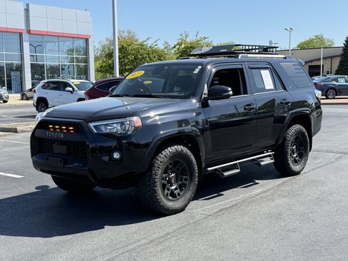 Used 2023 Toyota 4Runner SR5 Premium w/ Moonroof Package AWD/4WD image 8