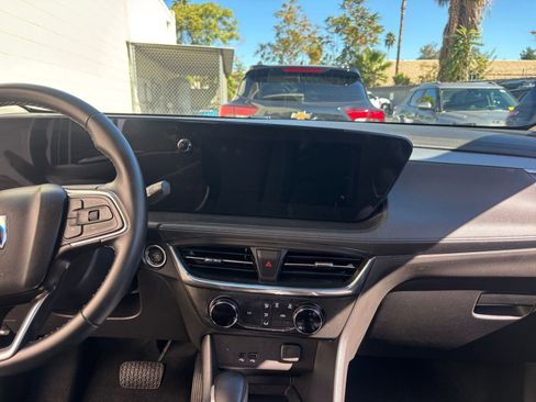 Used 2025 Buick Encore GX Preferred image 18
