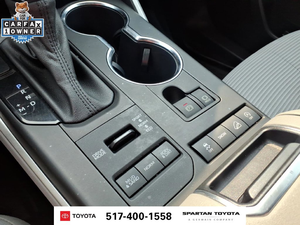 Used 2022 Toyota Highlander LE AWD/4WD image 23