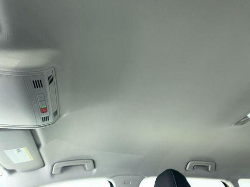 Certified 2023 Volkswagen Taos S FWD image 27