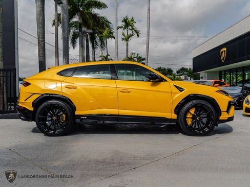 Used 2023 Lamborghini Urus S image 7