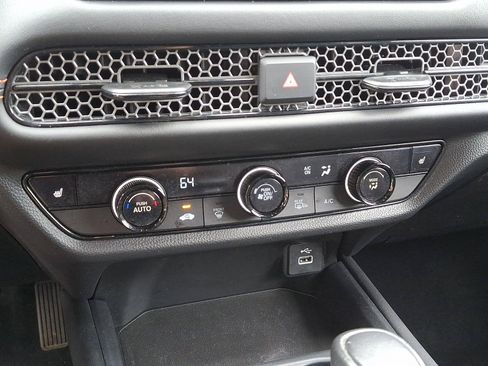 Used 2024 Honda HR-V Sport image 16