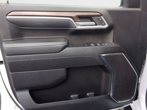 Used 2023 Chevrolet Silverado 1500 LT image 16