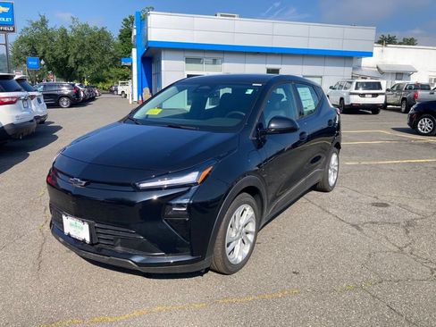 New 2027 Chevrolet Bolt LT w/ Comfort Package FWD image 18