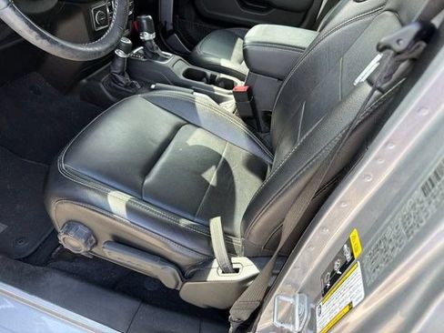 Used 2020 Jeep Wrangler Unlimited Sahara AWD/4WD image 13