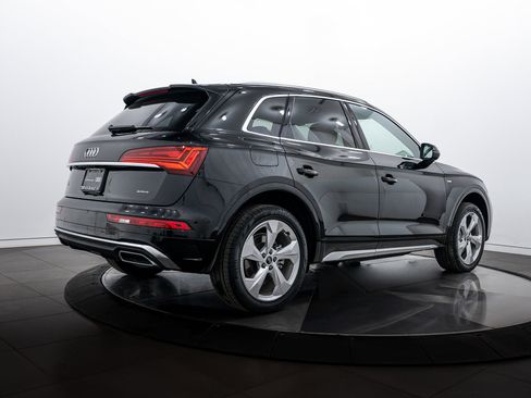 Certified 2025 Audi Q5 2.0T Premium Plus w/ Premium Plus Package image 4