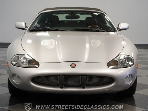 Used 2001 Jaguar XK8 Convertible image 17
