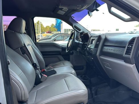 Used 2019 Ford F250 XL w/ Power Equipment Group image 10