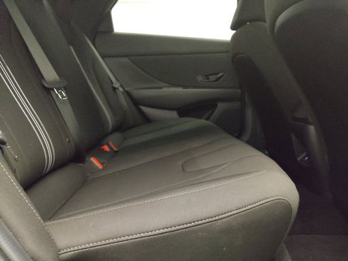 Used 2025 Hyundai Elantra Sport FWD image 19