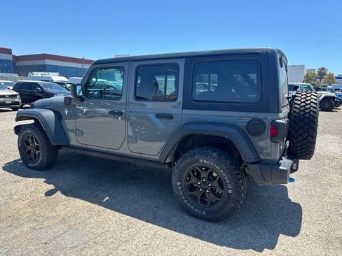 Used 2023 Jeep Wrangler Unlimited w/ Cold Weather Group AWD/4WD image 8