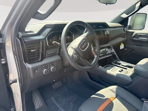 New 2026 GMC Sierra 2500 AT4 w/ AT4 Premium Plus Package AWD/4WD image 10