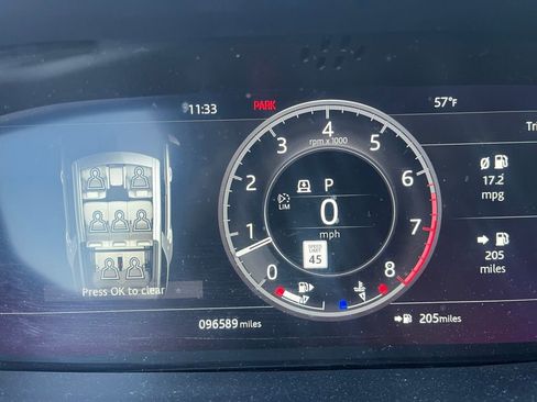 Used 2018 Land Rover Discovery HSE image 14