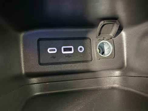 Used 2024 Chevrolet Equinox LT FWD image 27