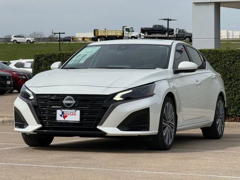 New 2026 Nissan Altima 2.5 SV image 4