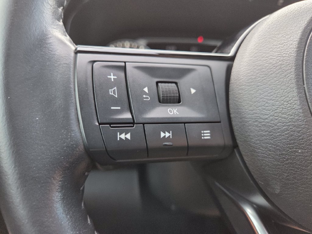 Used 2023 Nissan Pathfinder SL w/ SL Premium Package FWD image 14