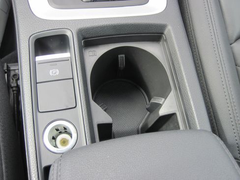 Used 2025 Audi Q3 2.0T Premium AWD/4WD image 19