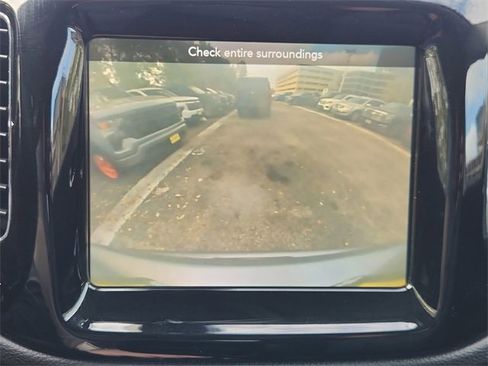 Used 2020 Jeep Compass Limited image 14