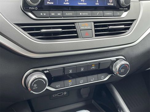 New 2025 Nissan Altima 2.5 SR image 18