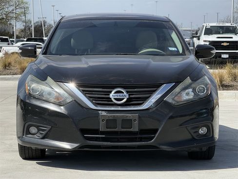 Used 2017 Nissan Altima 2.5 SL w/ 2.5 Technology Package image 8