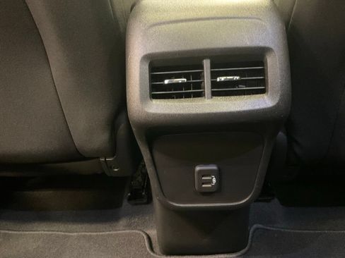 Used 2022 Chevrolet Equinox LT AWD/4WD image 36