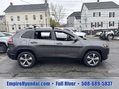 Used 2019 Jeep Cherokee Limited AWD/4WD image 3