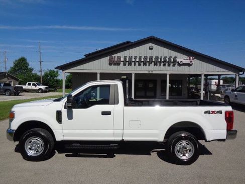 Used 2022 Ford F250 XL w/ Power Equipment Group AWD/4WD image 2