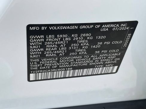 Used 2024 Volkswagen Atlas SEL Premium R-Line AWD/4WD image 33