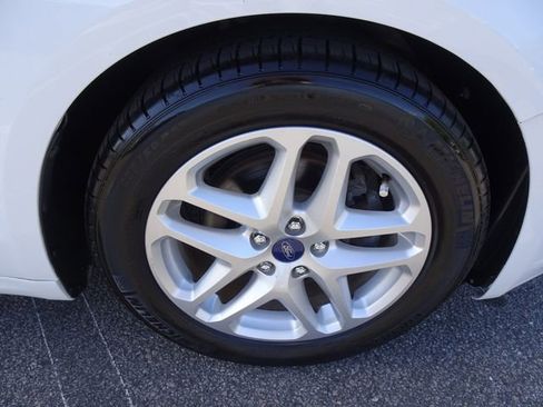Used 2015 Ford Fusion SE image 28