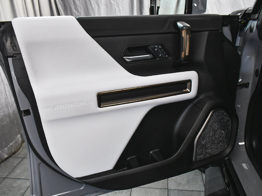 Used 2025 GMC Hummer EV 3X AWD/4WD image 9