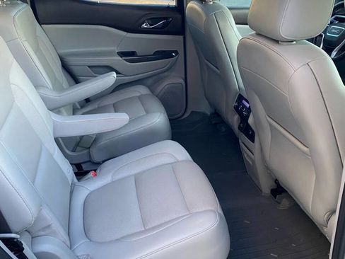 Used 2018 GMC Acadia SLT w/ LPO, Floor Liner Package AWD/4WD image 33