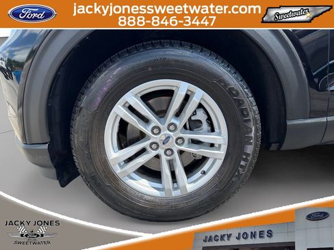 Certified 2021 Ford Explorer XLT w/ Equipment Group 202A AWD/4WD image 9