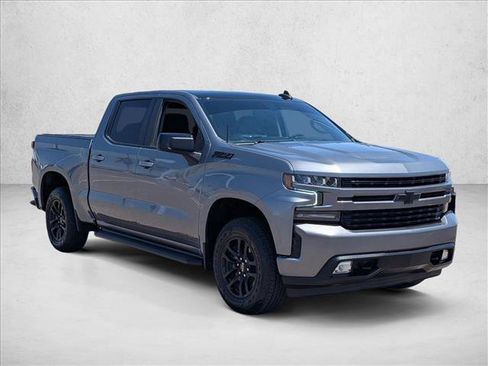Used 2021 Chevrolet Silverado 1500 RST AWD/4WD image 3