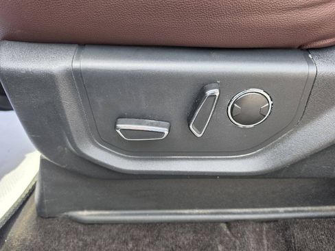 Used 2022 Ford Expedition Limited AWD/4WD image 23