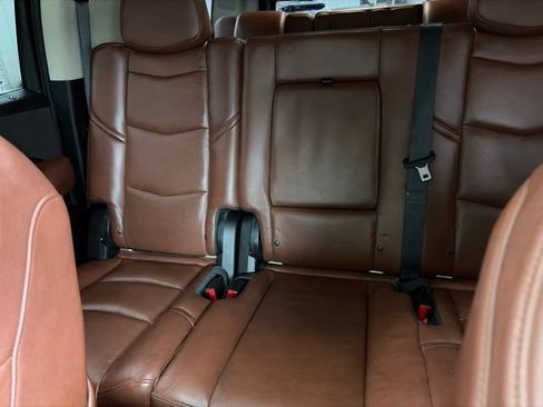 Used 2019 Cadillac Escalade ESV Luxury AWD/4WD image 26