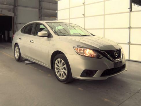 Used 2019 Nissan Sentra SV FWD image 3