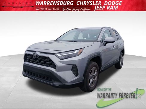 Used 2025 Toyota RAV4 XLE image 8
