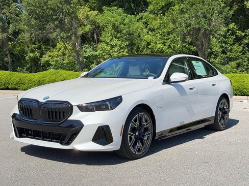 New 2027 BMW 550e xDrive AWD/4WD image 1