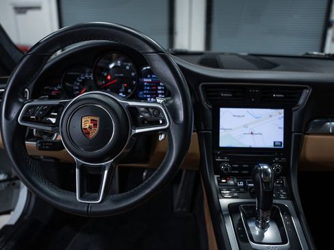 Used 2019 Porsche 911 Carrera 4 AWD/4WD image 43