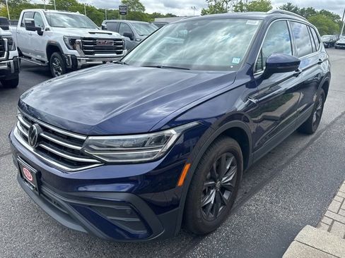 Used 2022 Volkswagen Tiguan SE image 3