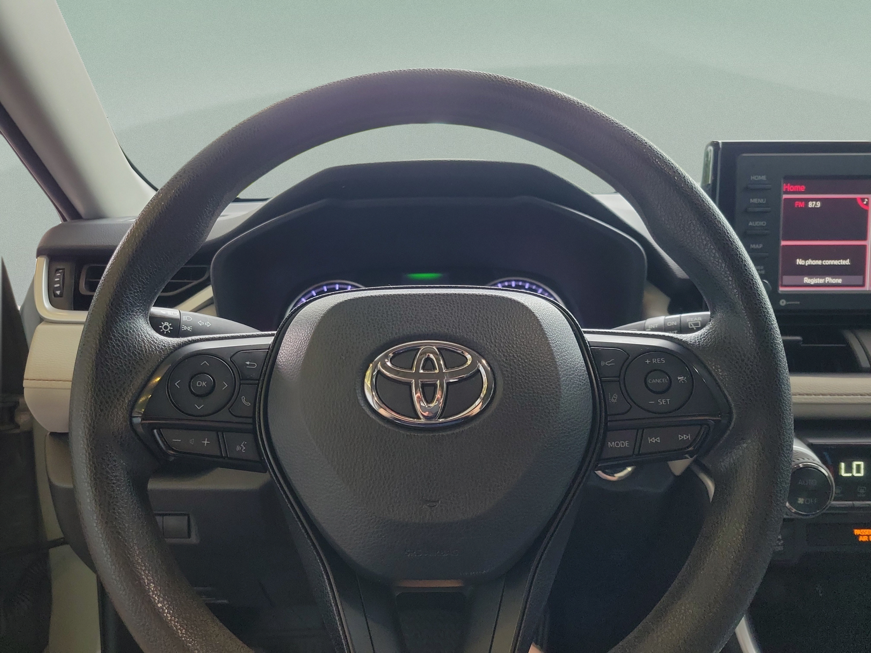 Used 2022 Toyota RAV4 XLE FWD image 9