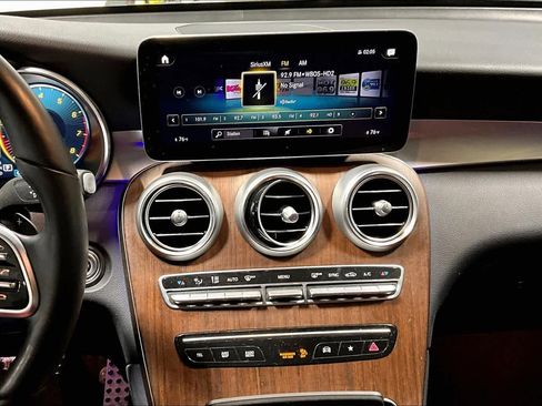 Used 2021 Mercedes-Benz GLC 300 4MATIC image 7