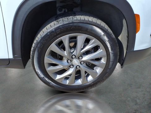 Used 2025 Buick Enclave Preferred w/ Power Package AWD/4WD image 10